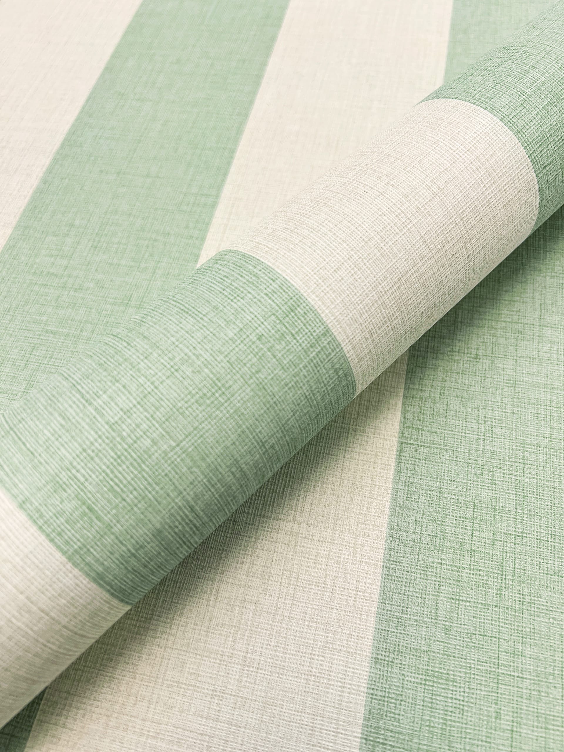 Junia Mint